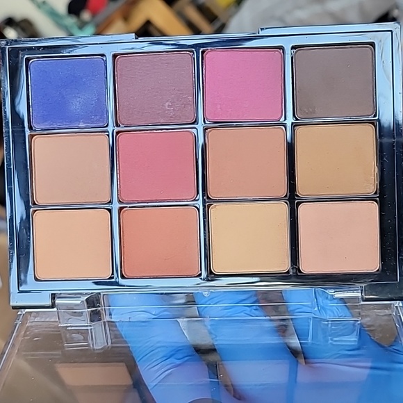 VISEART Milieu Slimpro Neutral Mattes eyeshadow palette - Picture 5 of 5